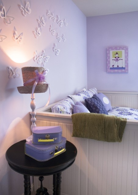 Детская комната в светло-сиреневом цвете