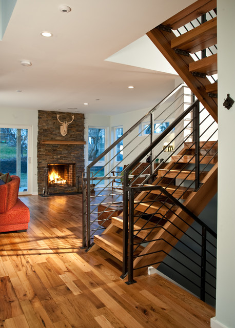 Дизайн деревянной лестницы в доме.