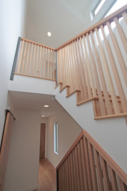 Дизайн интерьера лестницы в доме