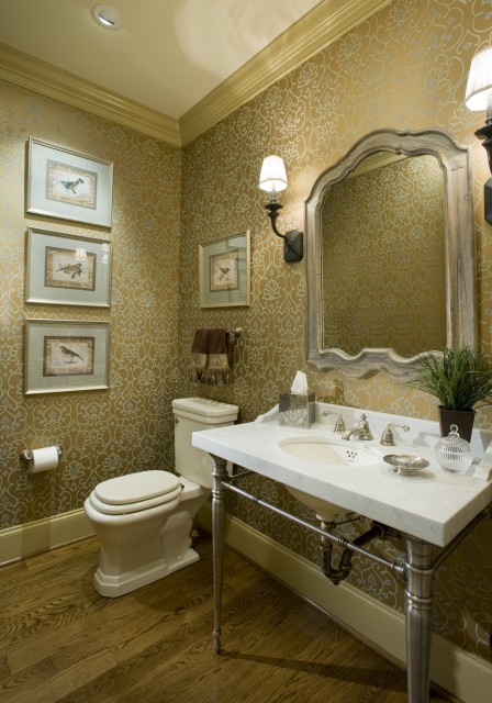Дизайн интерьера туалетной комнаты в золотистом цвете