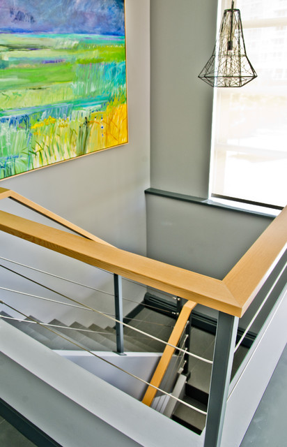 Дизайн современной лестницы в серых тонах