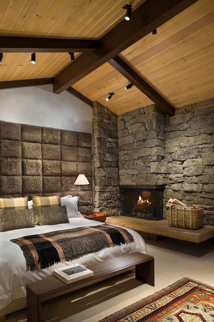 Дизайн спальни  с каменными стенами