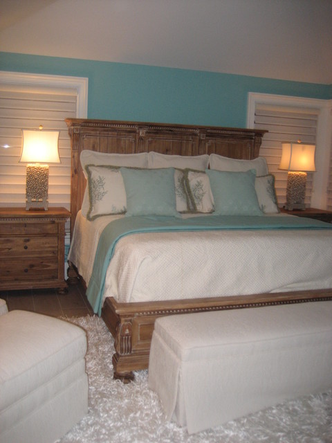Дизайн спальни в бело-голубом цвете