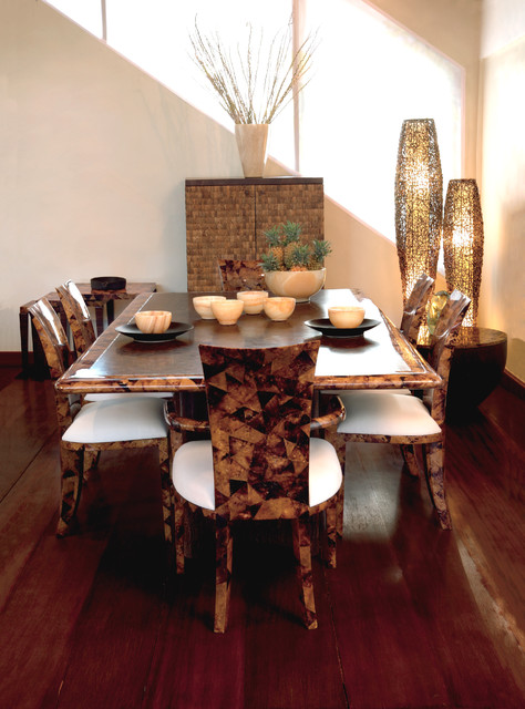 Дизайн столовой с использованием белого цвета и различных текстур 