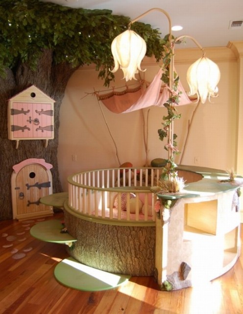 Фото детской комнаты необычной дизайнерской формы.