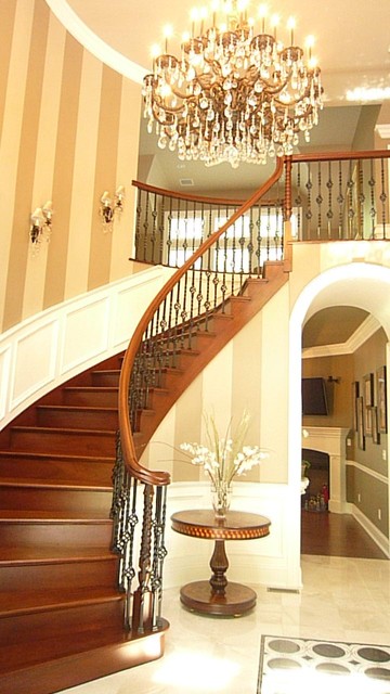 Фотография изящной лестницы в современном стиле