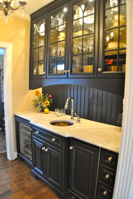 Фотография кухонного гарнитура в чёрном цвете
