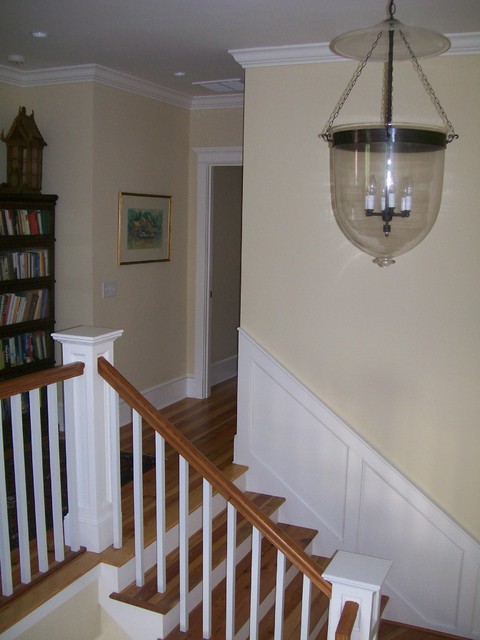 Интерьер лестницы с верхнего этажа