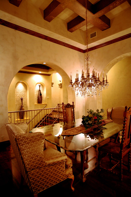 Интерьер столовой комнаты в итальянском стиле