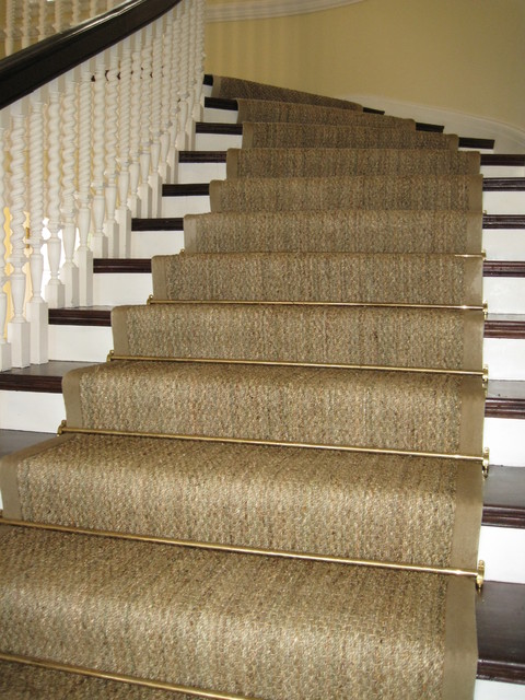 Современный дизайн лестницы на второй этаж