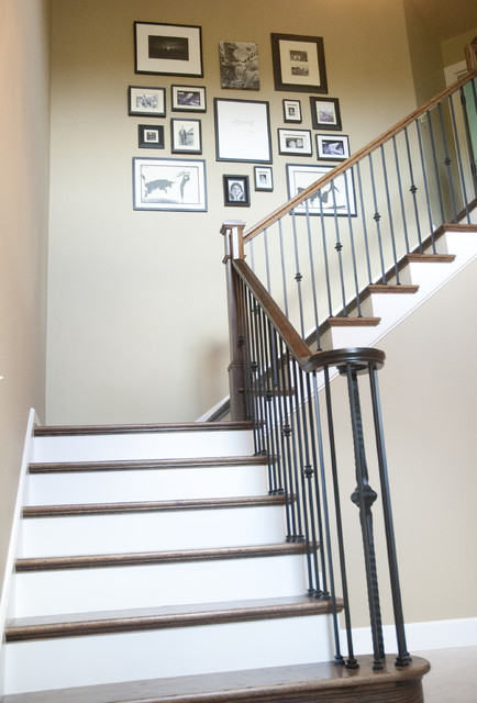Современный дизайн лестницы в жилом доме