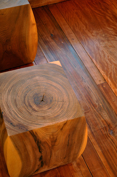 Современный дизайн при производстве покрытия на пол из дерева.