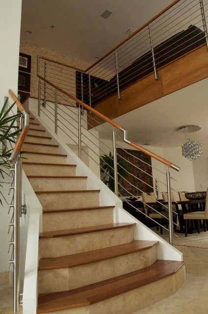 Стильный дизайн лестницы в современном исполнении