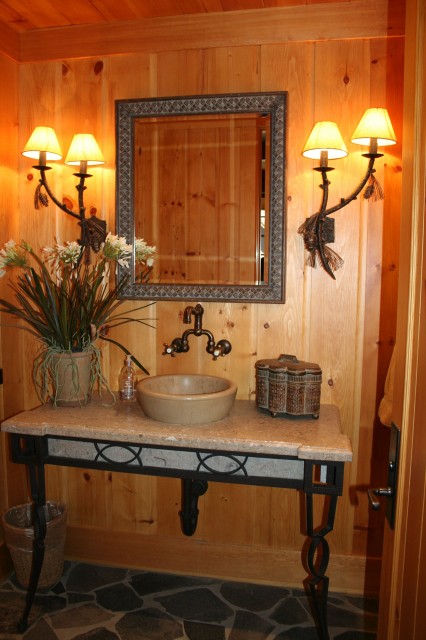 Туалетная комната в деревянном стиле