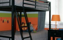 Детская комната с двухэтажной кроватью