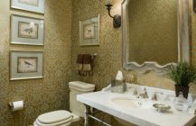 Дизайн интерьера туалетной комнаты в золотистом цвете