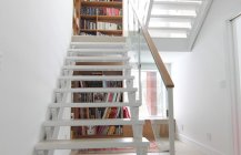 Дизайн лестницы на второй этаж