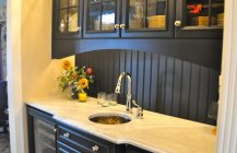 Фотография кухонного гарнитура в чёрном цвете