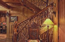 Фотография лестницы в деревянном стиле