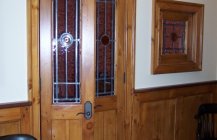 Классическая деревянная дверь