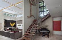 Современный дизайн лестницы вашего дома