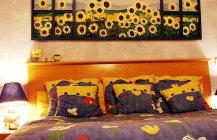 Спальня в цветах