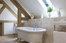 ванная в деревянном доме фото