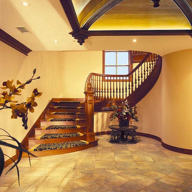 Дизайн деревянной лестницы с холла