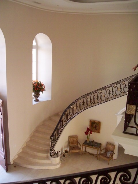Дизайн длинной лестницы замка
