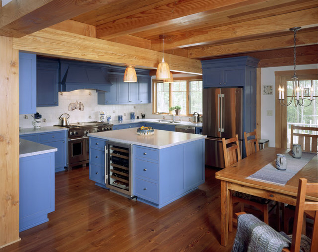 Дизайн кухни-столовой в голубых тонах