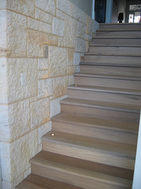 Дизайн строгой лестницы в стиле минимализма