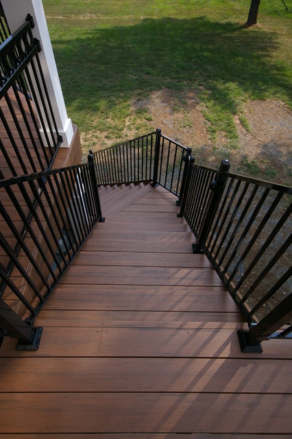 Фото дизайна наружной деревянной лестницы