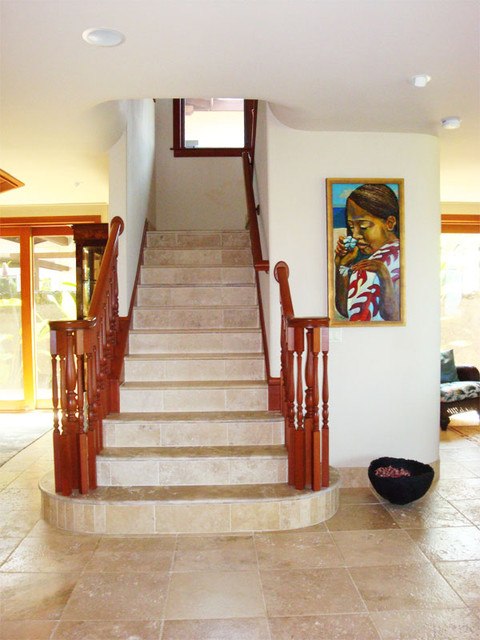 Интересный дизайн лестницы для стильного интерьера.