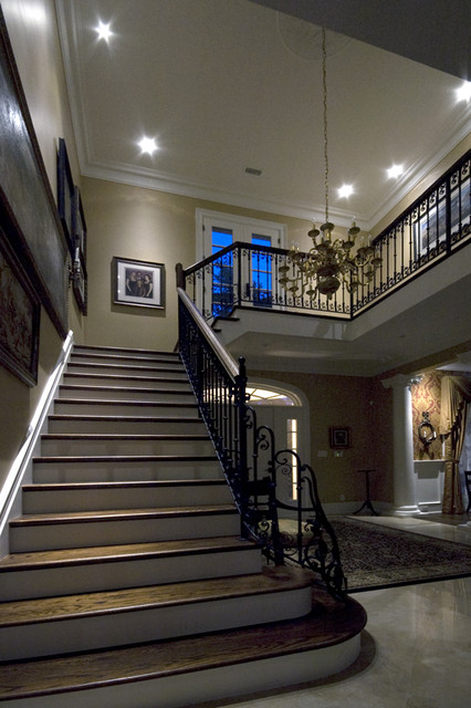 Лестница в готическом стиле