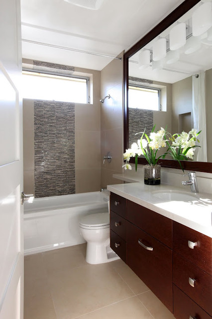 Стильный интерьер ванной комнаты белого цвета