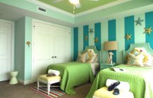 Дизайн интерьера детской комнаты в зеленых тонах