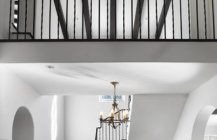 Дизайн интерьера лестницы в частном доме