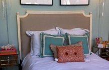 Дизайн спальной комнаты в голубых тонах