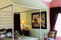 Дизайн спальной комнаты в ярком стиле